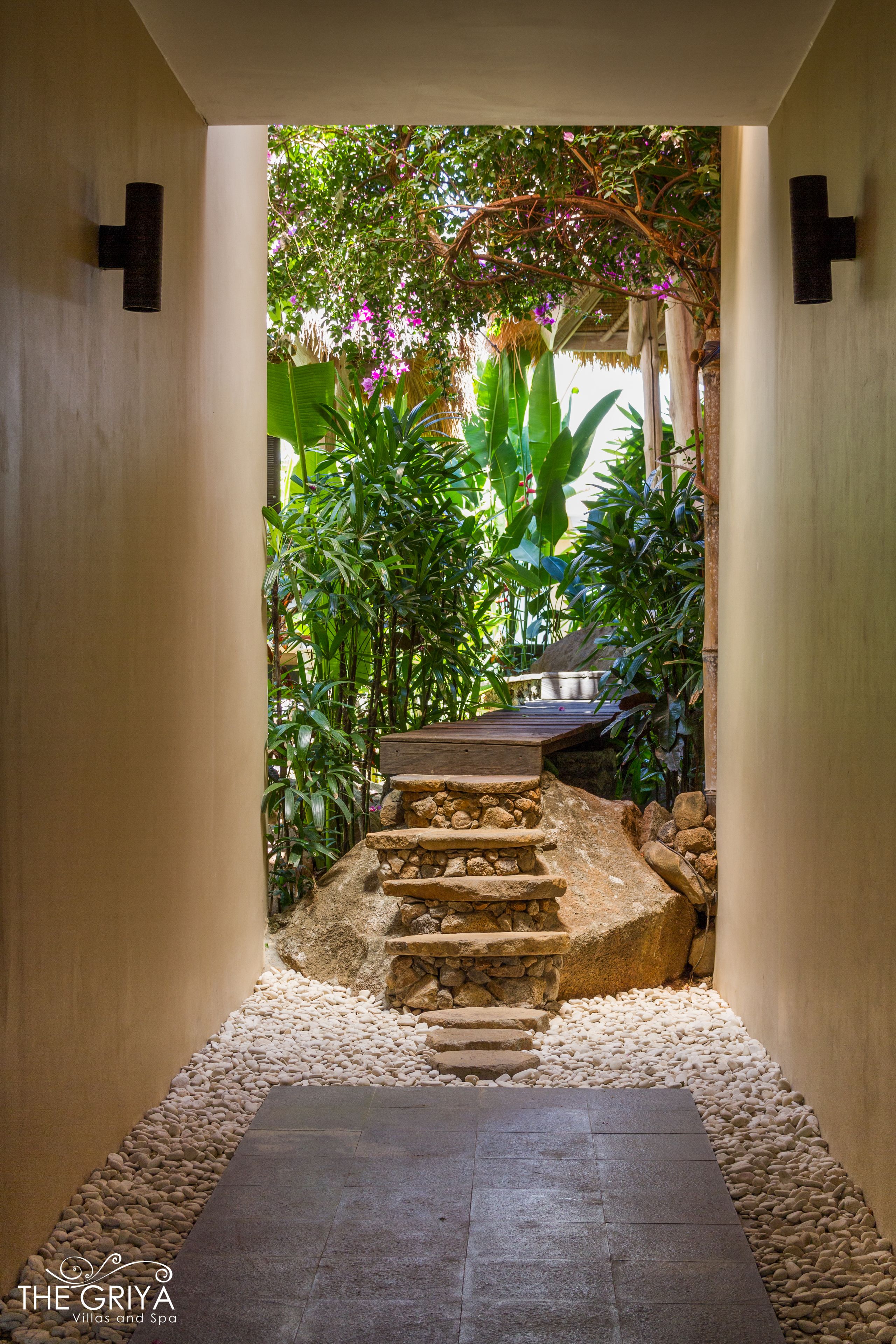 Sauna, hot tub, steam room, body treatments, aromatherapy