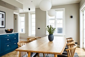 Rooftop suite | In-room dining - Kvosin Downtown Hotel (Reykjavik)