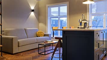 1 bedroom, premium bedding, pillowtop beds, in-room safe