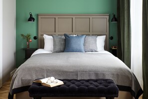 Premium bedding, pillow-top beds, in-room safe, individually decorated - Kvosin Downtown Hotel (Reykjavik)