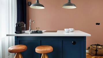 Fridge, espresso maker