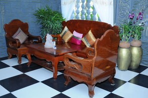 Lobby sitting area - Popular Boutique Hotel (Siem Reap)