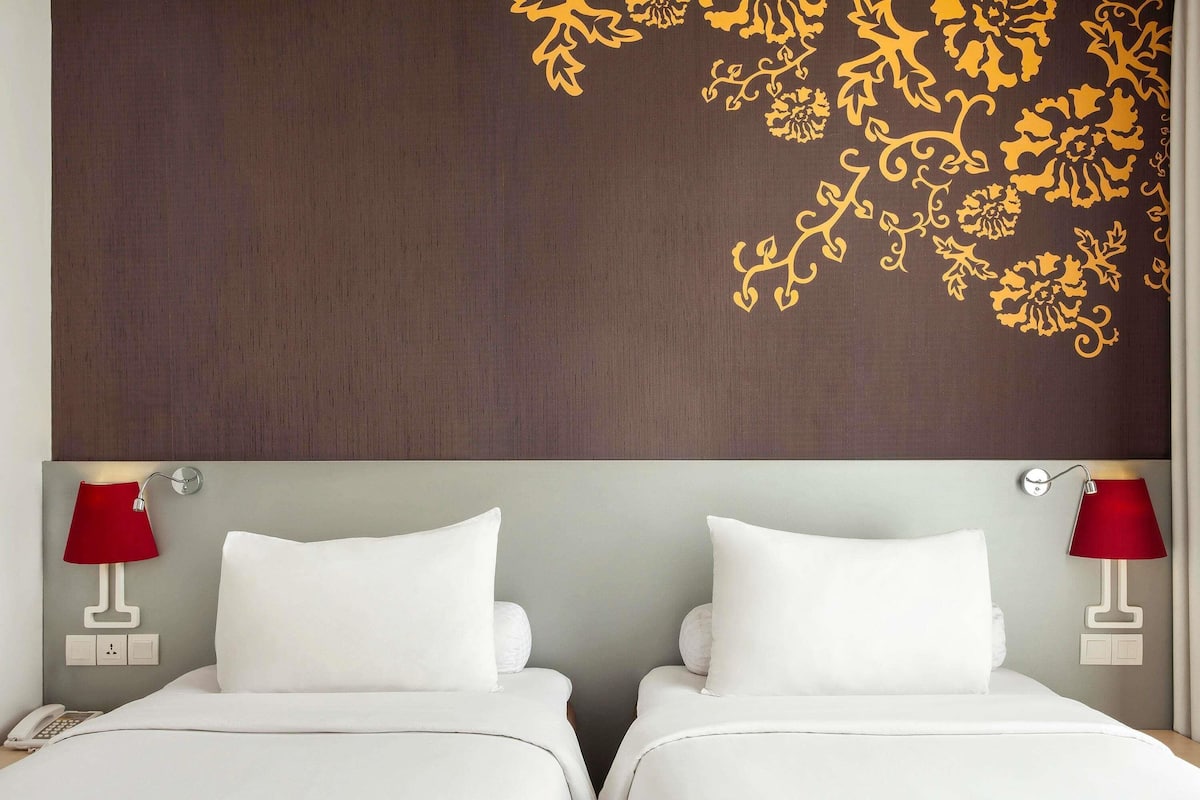 Superior Room, 2 Twin Beds | Premium bedding, minibar, in-room safe, desk