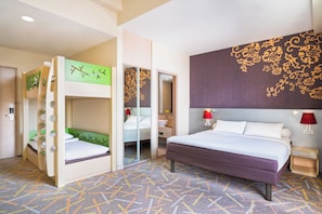 Family Room, Multiple Beds