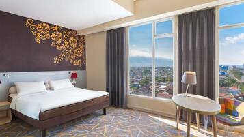 Deluxe-Zimmer, 1 King-Bett | Hochwertige Bettwaren, Minibar, Zimmersafe, Schreibtisch