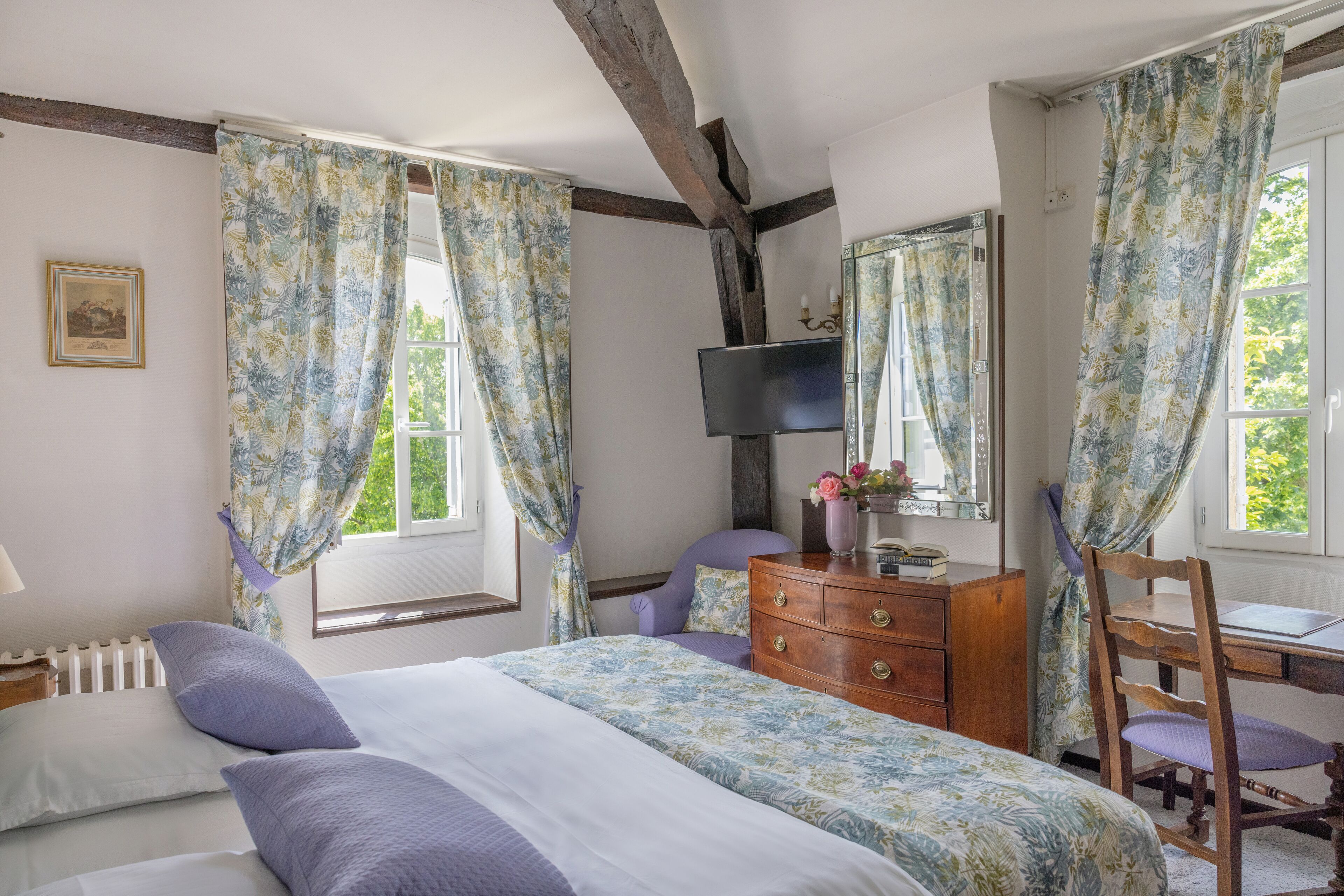 in-room safe, desk, free wifi, bed sheets