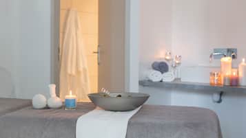Sauna, steam room, prenatal massages, 2 treatment rooms, massages