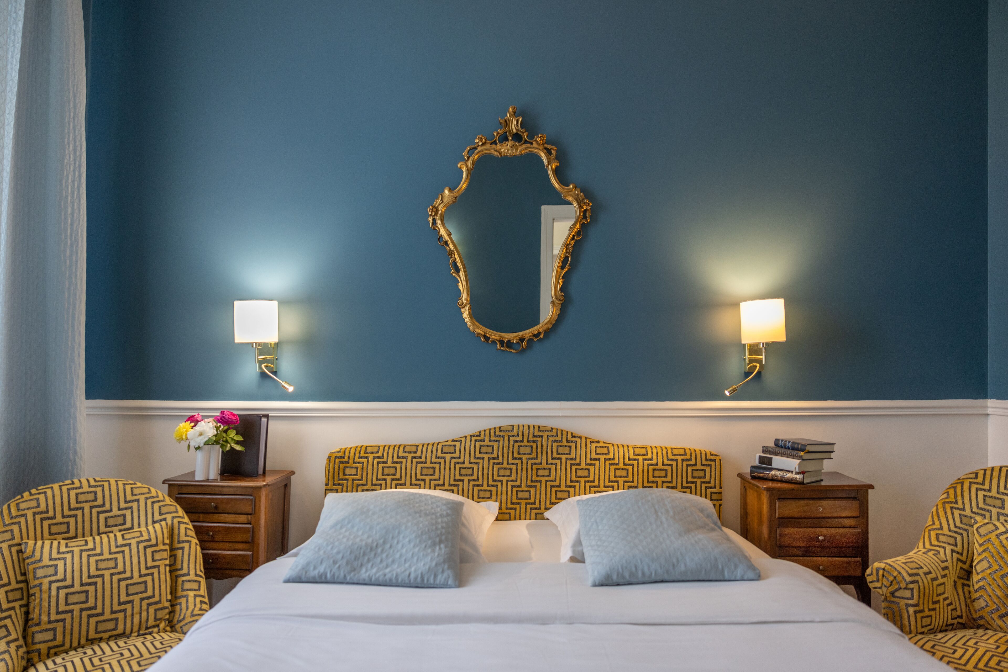 double room (chambre des cadets) | in-room safe, desk, free wifi, bed sheets