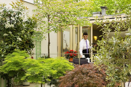 Camera Superior | Vista giardino