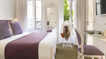 Superior Room | Minibar, in-room safe, desk, blackout drapes