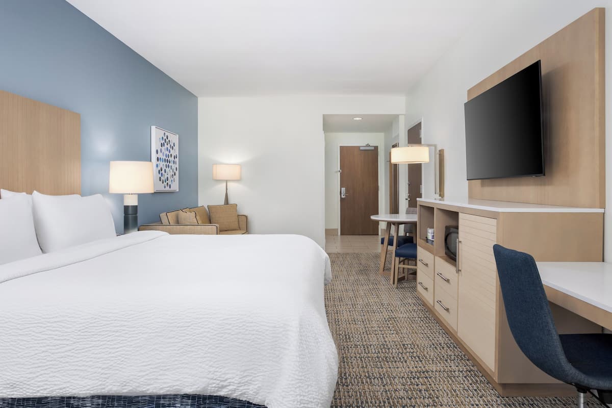 1 bedroom, in-room safe, desk, blackout drapes