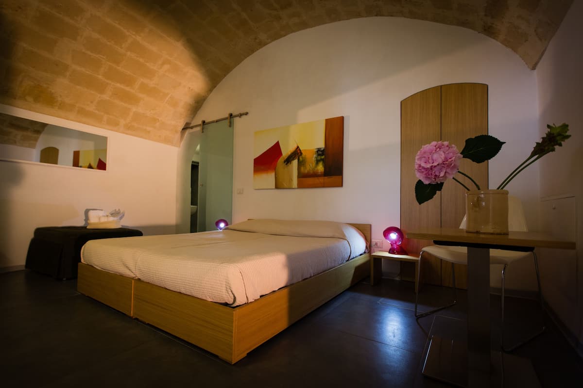 Comfort Room | Minibar, in-room safe, desk, soundproofing