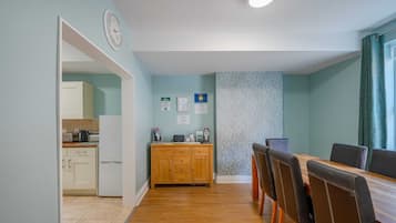 Televisión de pantalla plana de 32 pulgadas con canales digitales