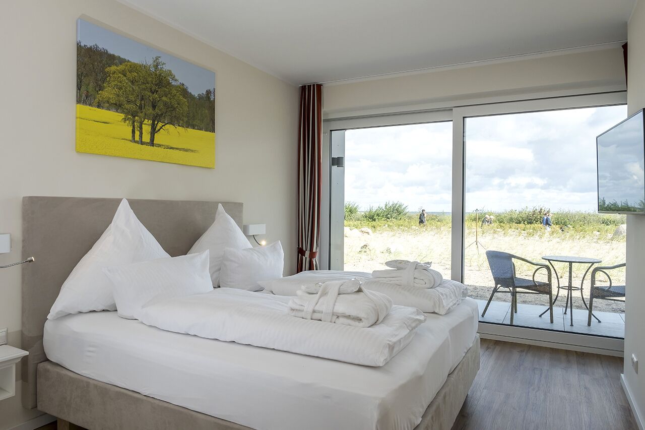 hypo-allergenic bedding, in-room safe, individually furnished