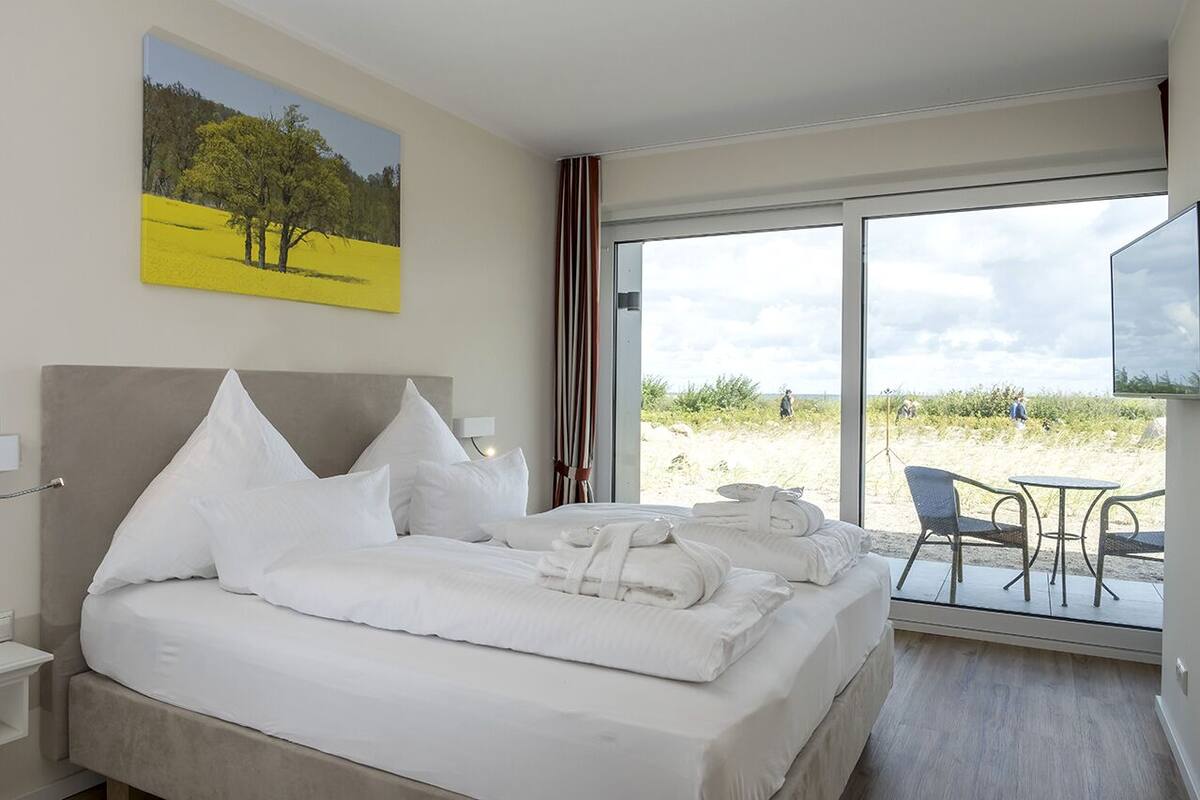 hypo-allergenic bedding, in-room safe, individually furnished