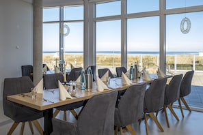 Spécialités Cuisine régionale, vue sur la plage