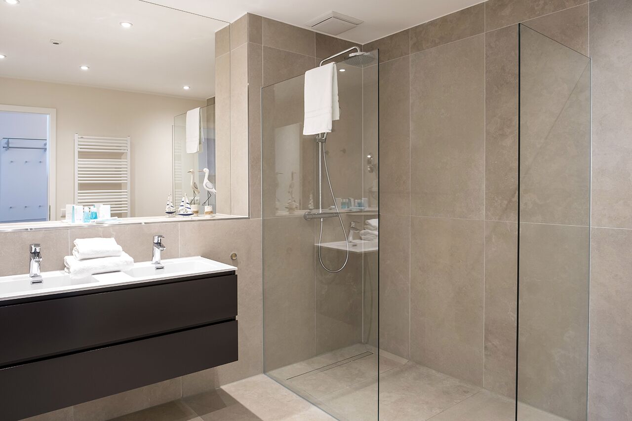 deluxe apartment, 2 double beds, non smoking, sea view | hypo-allergenic bedding, in-room safe, individually furnished