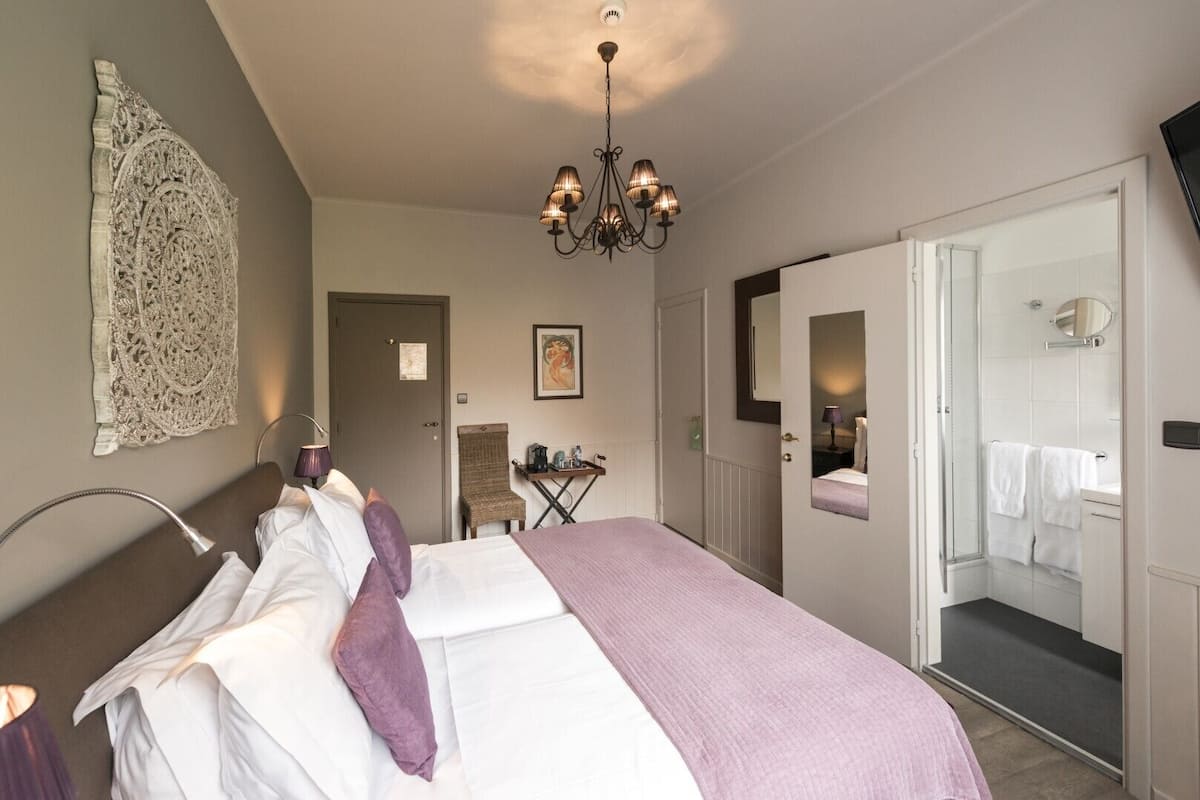 standard double room | in-room safe, desk, iron/ironing board, free cots/infant beds