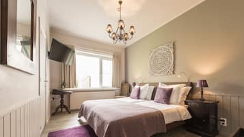 Kamar Double Standar | Brankas, meja kerja, setrika/meja setrika, dan Wi-Fi gratis