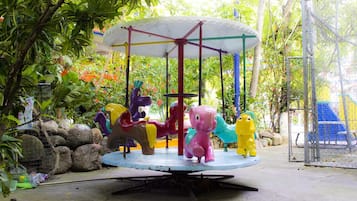 Área de juegos infantiles al aire libre