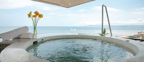 Andrew Christian Skyhouse + Jacuzzi | Verönd/útipallur