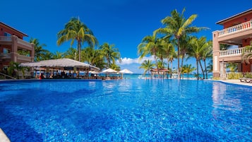 Poolside bar