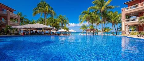 Bar en bord de piscine