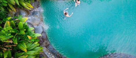 屋外プール、サンラウンジャー