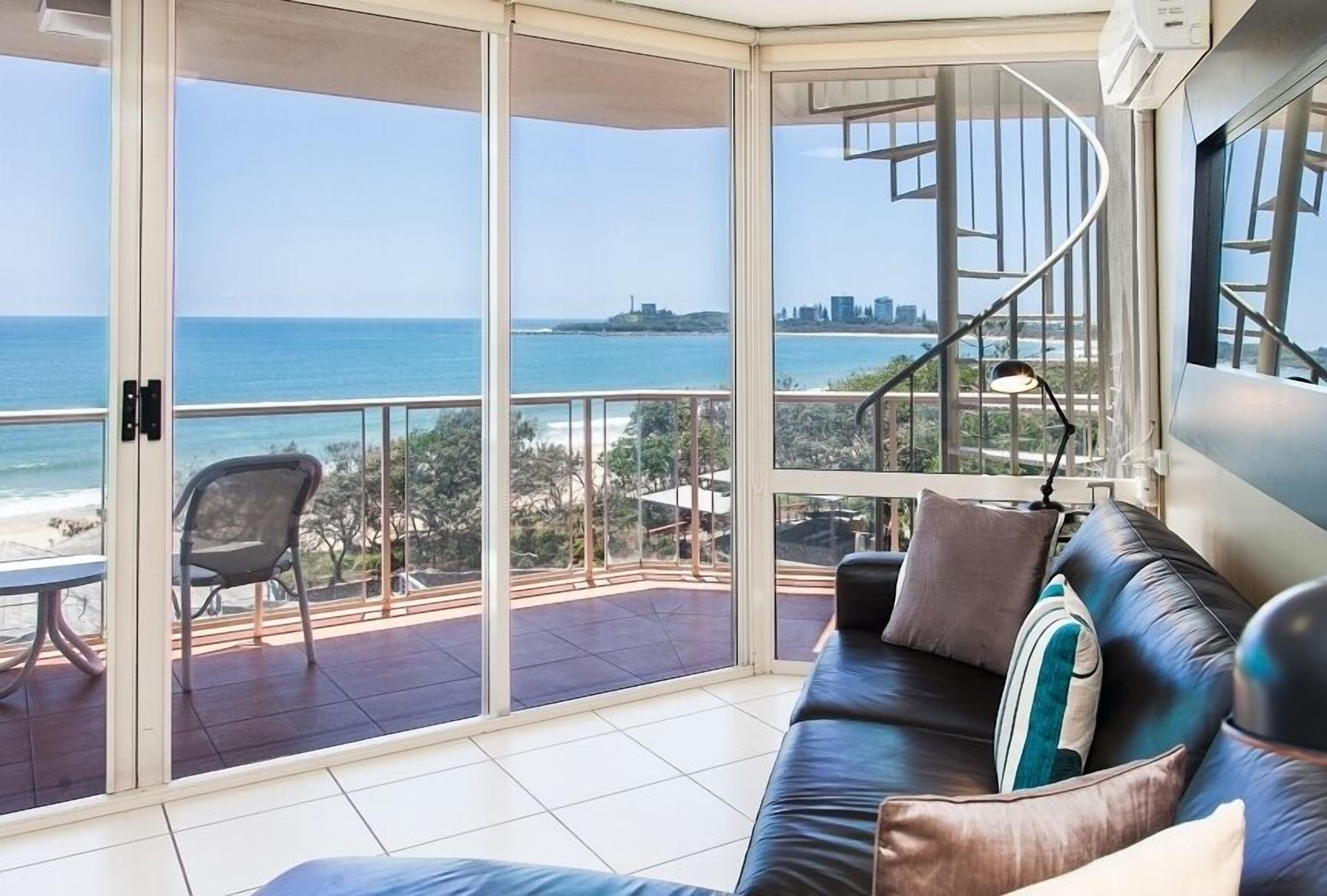 1 Bedroom Rooftop Apartment | Balcony