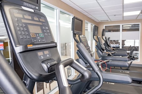 Gimnasio. Hampton Inn & Suites by Hilton St. John's Airport