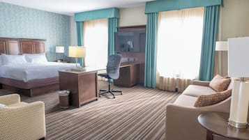 Estudio, 1 cama King size, para no fumadores | Escritorio, cortinas blackout y tabla de planchar con plancha