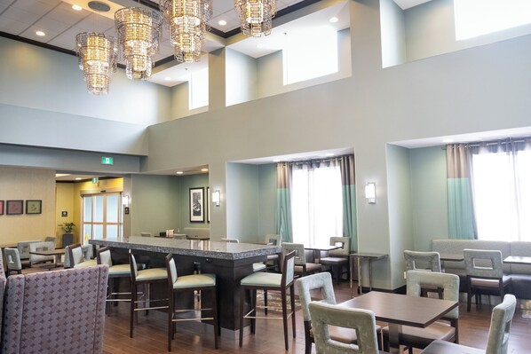 Interior - Hampton Inn & Suites by Hilton St. John's Airport (St. John's)