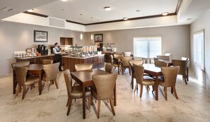 Desayuno continental incluido todos los días 