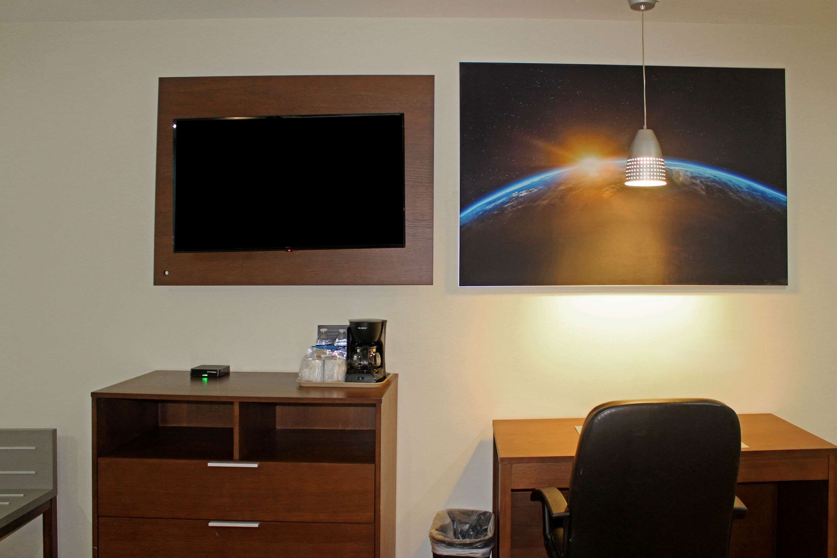 in-room safe, desk, iron/ironing board, free wifi