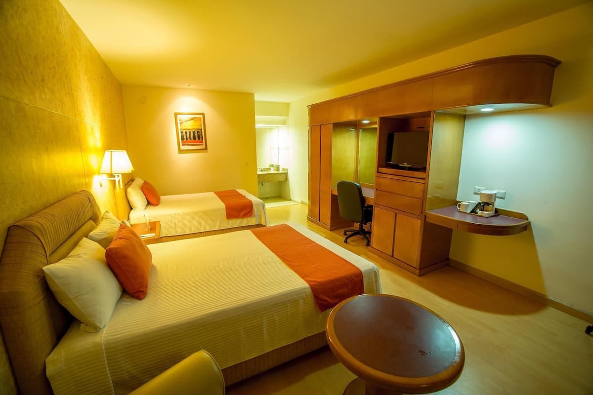 1 bedroom, in-room safe, desk, iron/ironing board