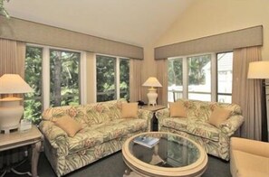 Villa, 2 Bedrooms | Living room