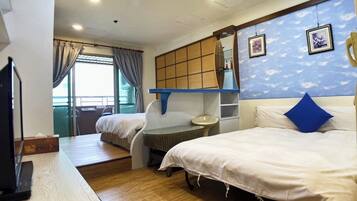 Standard-Vierbettzimmer, 2 Doppelbetten | 1 Schlafzimmer, Daunenbettdecken, individuell dekoriert