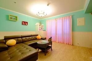 Family Room, 2 Bedrooms, City View