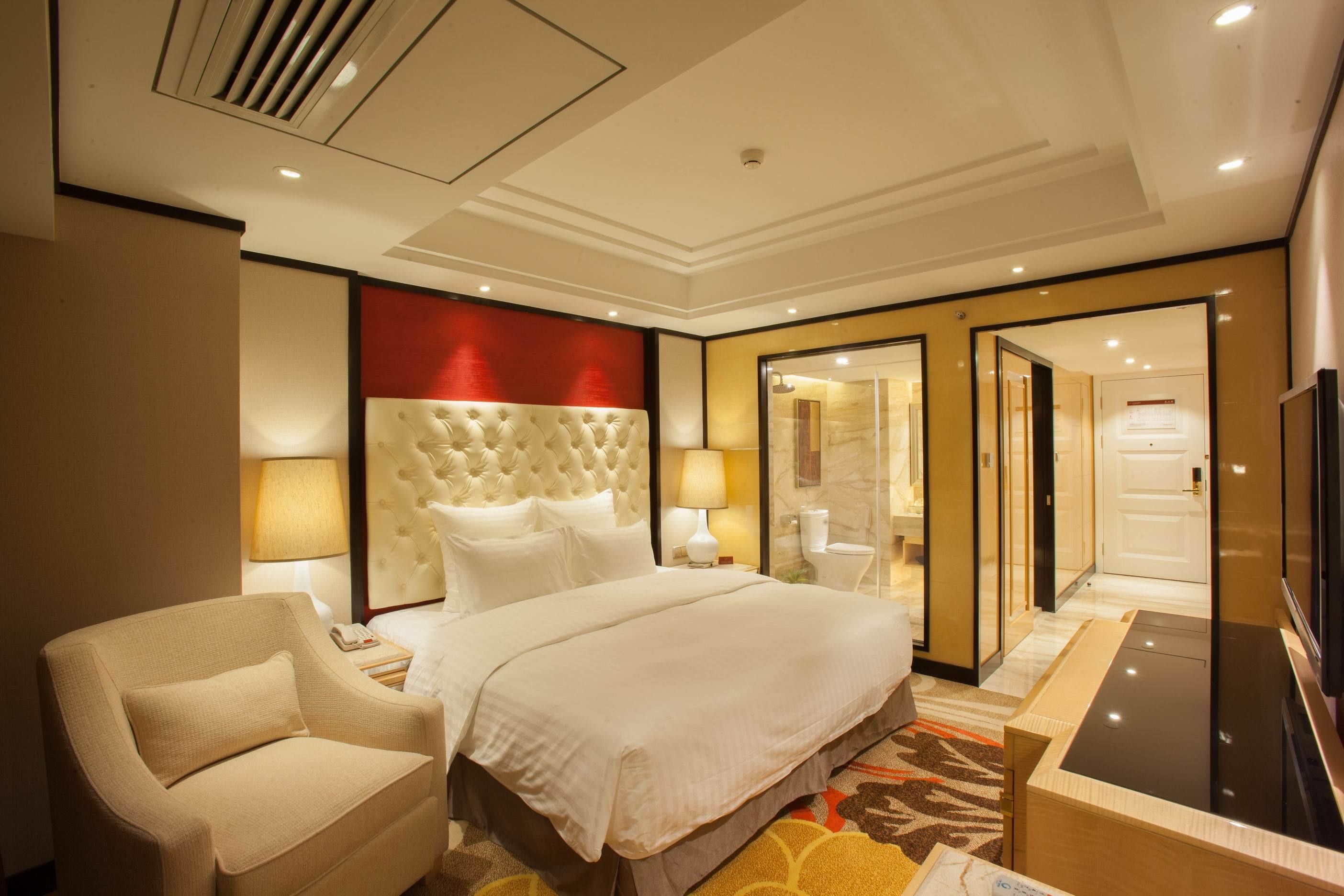 superior room, 1 king bed | in-room safe, desk, blackout curtains, iron/ironing board