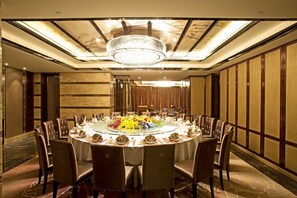 2 restaurants, breakfast served - Nanning Landmark Hotel (Nanning)