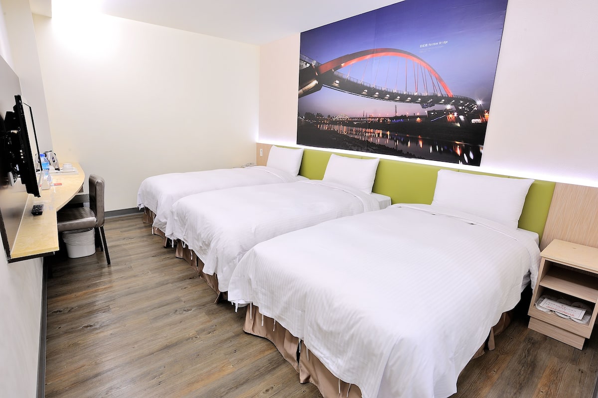 Triple Room, Private Bathroom | Down comforters, iron/ironing board, free WiFi, bed sheets