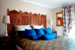 Phòng Deluxe | Trang trí khác biệt, trang bị nội thất với thiết kế riêng biệt