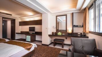 ファミリー ルーム | 羽毛の掛け布団、客室ごとに異なる装飾、遮光カーテン