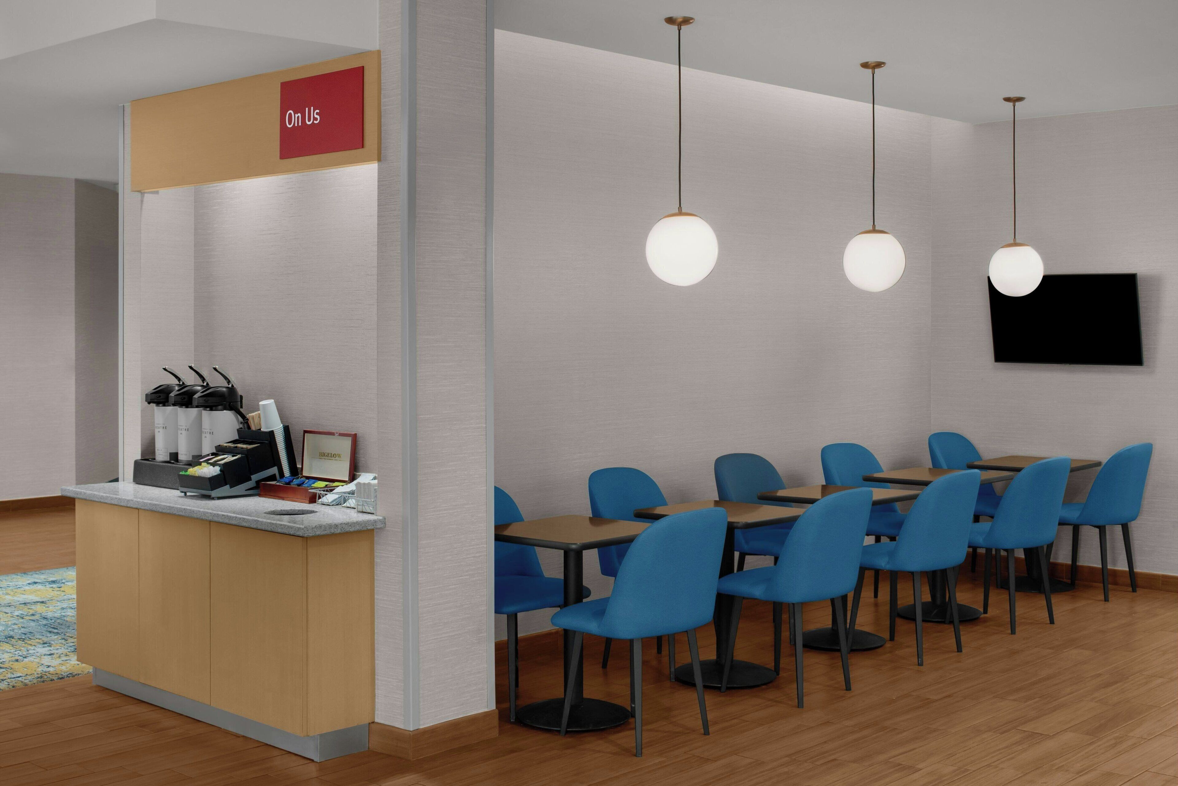 free daily continental breakfast