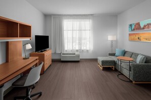 1 bedroom, hypo-allergenic bedding, down comforters, blackout drapes