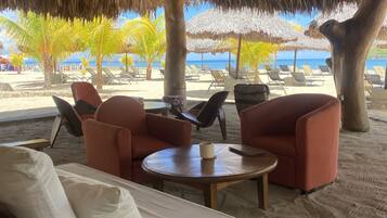 Cocktail bar, beach views, open daily