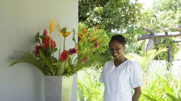 Couples treatment room(s), body treatments, hydrotherapy, aromatherapy
