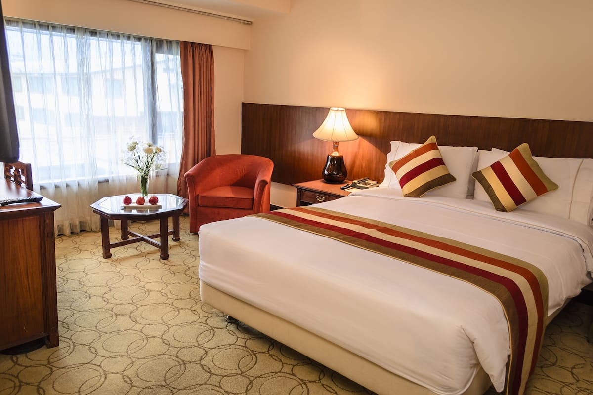 Heritage Room | Minibar, in-room safe, desk, soundproofing
