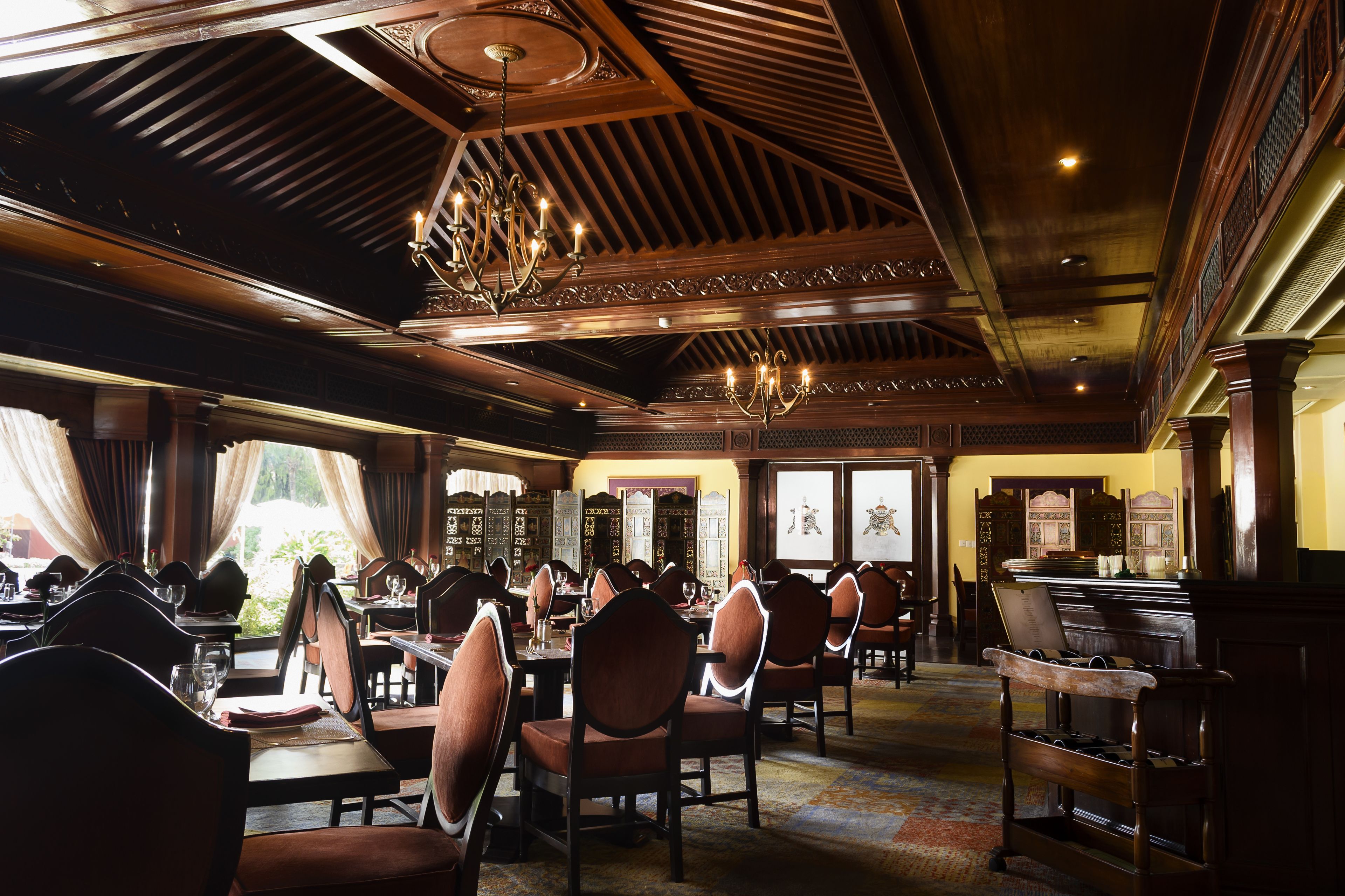 5 restaurants, breakfast, lunch, dinner served; Chinese cuisine 