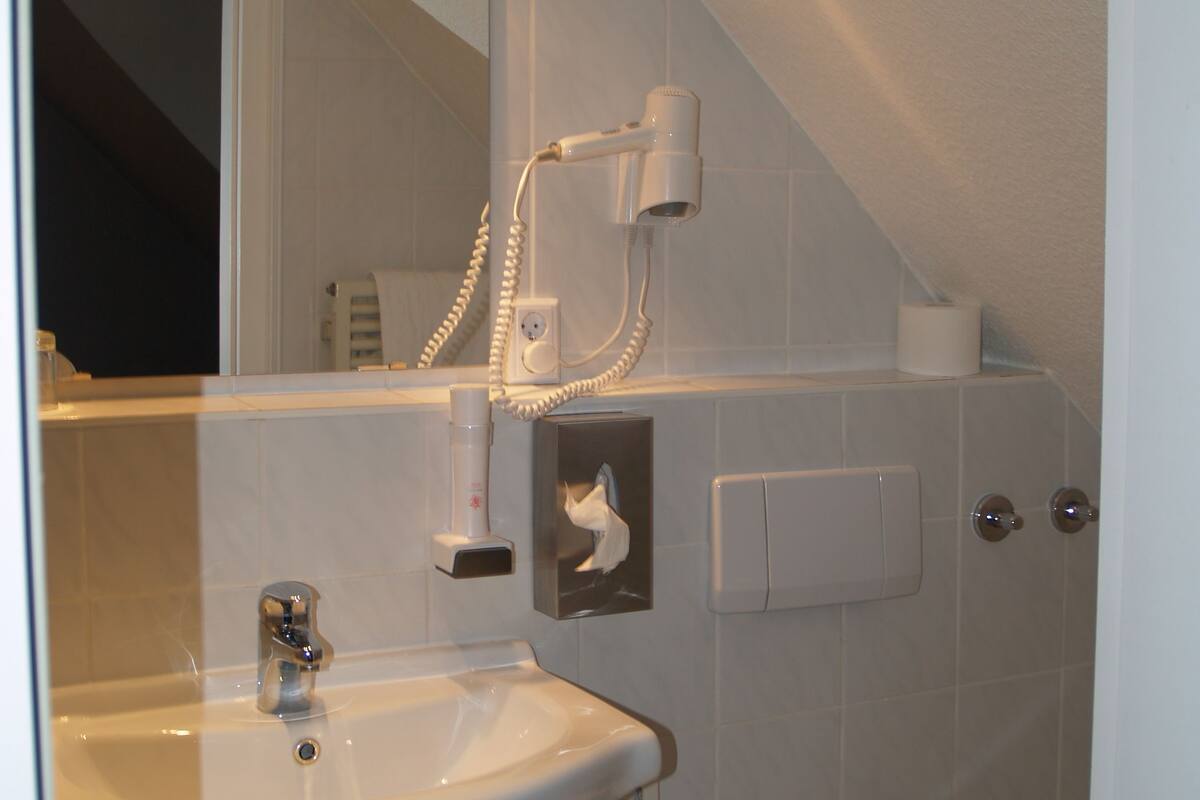 double room | bathroom | free toiletries, hair dryer, towels